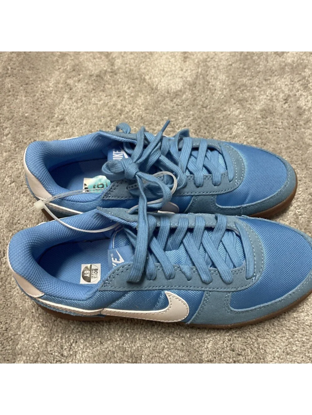 Nike shoes Youth Size 6 NEW